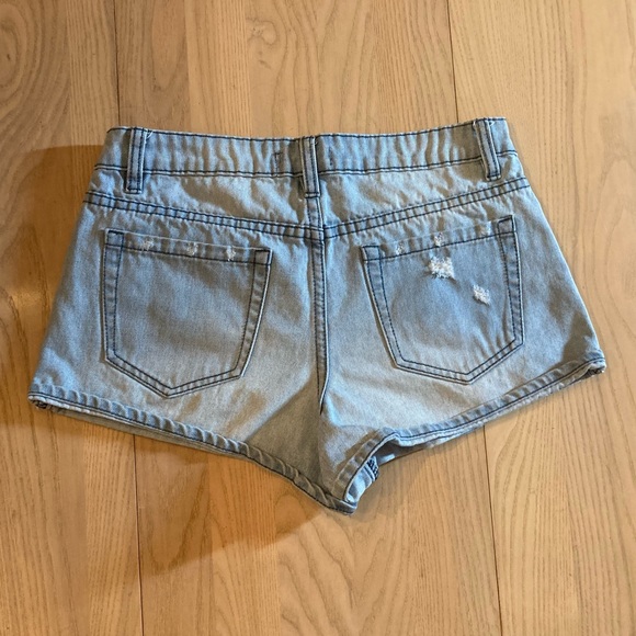 Forever 21 Button Front Light Wash Distressed Jean Shorts - Picture 4 of 6